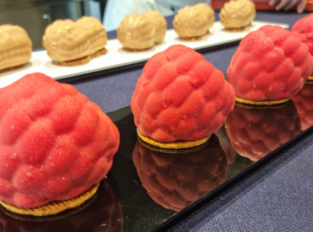 Framboise en pâtisserie trompe l'oeil réalisée par Joris Vee